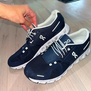 On -Running shoes for guys NeW